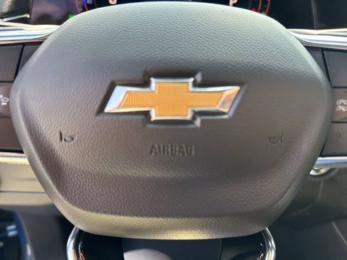 Used 2025 Chevrolet Tahoe Premier AWD/4WD image 14