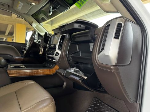 Used 2019 GMC Sierra 3500 SLT w/ Duramax Plus Package image 29