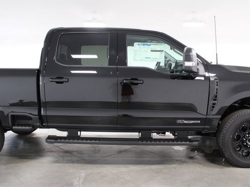New 2025 Ford F250 XLT w/ Black Appearance Package image 10