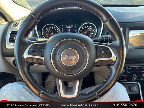 Used 2019 Jeep Compass Latitude FWD image 23