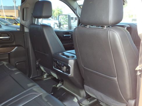 Used 2022 GMC Sierra 2500 Denali w/ Technology Package AWD/4WD image 13