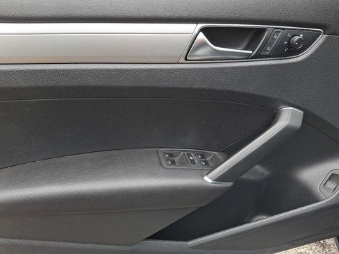 Used 2018 Volkswagen Passat 2.0T S w/ Driver Assistance Package FWD image 10