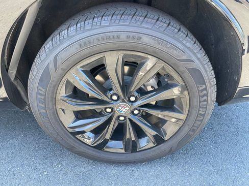 Used 2024 Buick Envista Sport Touring w/ Convenience II Package FWD image 3