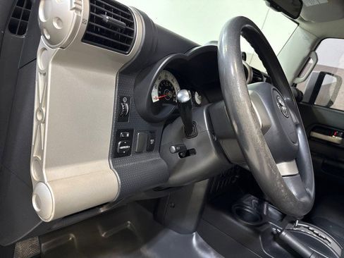 Used 2010 Toyota FJ Cruiser 4WD image 21