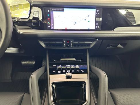 Certified 2026 Porsche Cayenne AWD/4WD image 19
