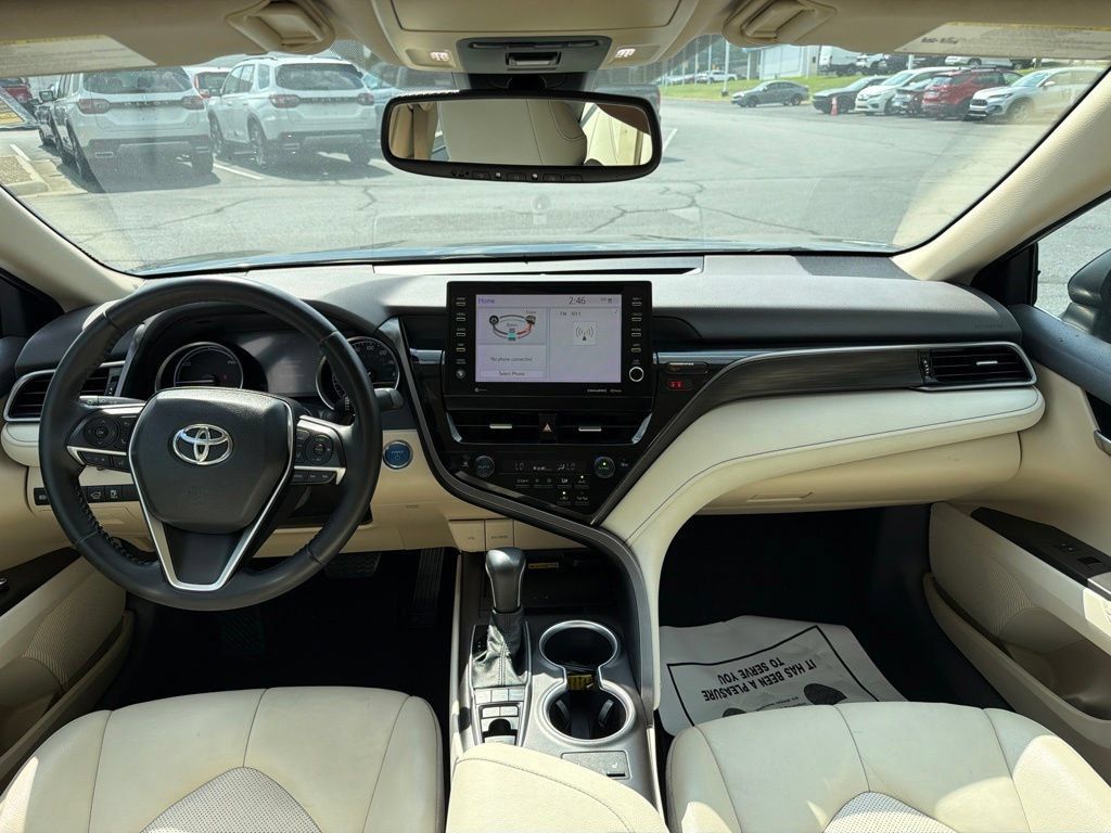 Used 2022 Toyota Camry XLE FWD image 8