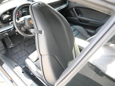 Used 2020 Porsche 911 Carrera S image 21