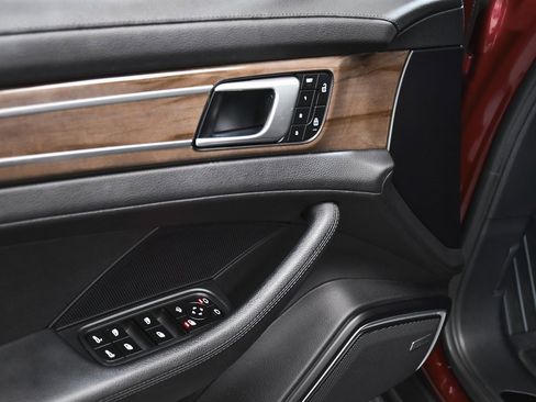 Used 2023 Porsche Panamera Platinum Edition image 10