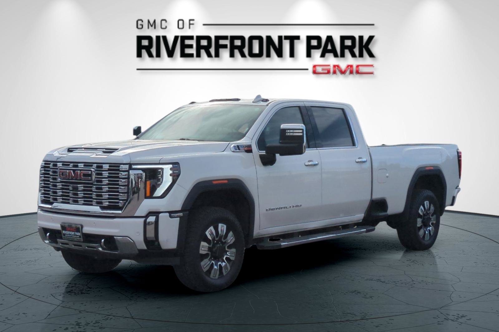 Used 2025 GMC Sierra 3500 Denali AWD/4WD image 7