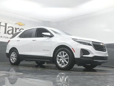 Used 2024 Chevrolet Equinox LT image 2