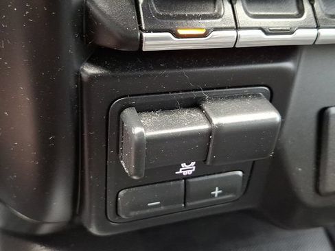 Used 2020 Chevrolet Silverado 1500 High Country w/ Technology Package AWD/4WD image 25