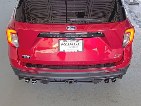 Used 2023 Ford Explorer ST image 12