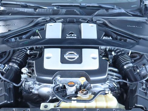 Used 2014 Nissan 370Z Touring RWD image 34