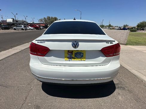Used 2014 Volkswagen Passat TDI SEL Premium FWD image 3