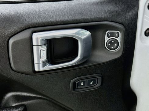 Used 2022 Jeep Wrangler Unlimited Sport AWD/4WD image 18