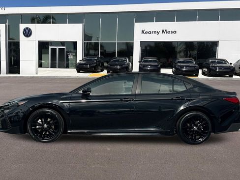 Used 2025 Toyota Camry SE FWD image 7