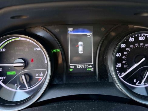Used 2022 Toyota Camry SE FWD image 25