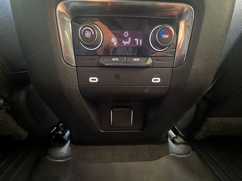 Used 2023 Chevrolet Suburban RST AWD/4WD image 31