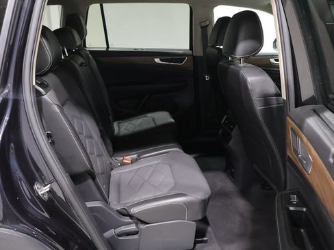 Used 2024 Volkswagen Atlas SE AWD/4WD image 21