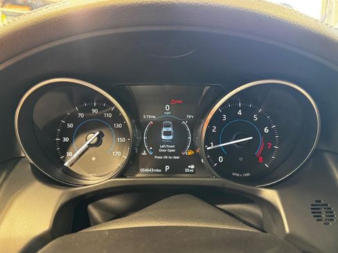 Used 2018 Jaguar XF Premium RWD image 19