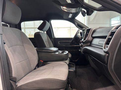 Used 2024 RAM 2500 Big Horn image 32