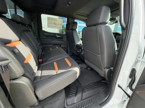 New 2026 GMC Sierra 1500 AT4 w/ AT4 Premium Package AWD/4WD image 23