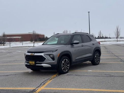 Used 2024 Chevrolet TrailBlazer LT w/ LT Cold Weather Package image 33