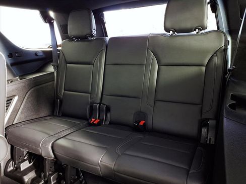 Used 2021 Chevrolet Tahoe Z71 w/ Z71 Signature Package image 9