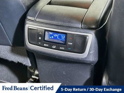 Used 2019 Toyota Highlander XLE AWD/4WD image 18