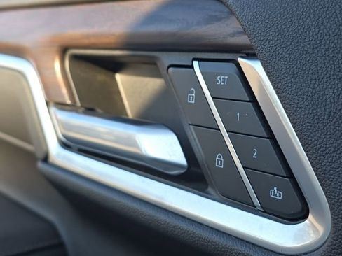 Used 2022 GMC Sierra 1500 SLT w/ SLT Convenience Package image 26