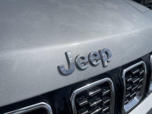 Used 2024 Jeep Compass Limited image 30