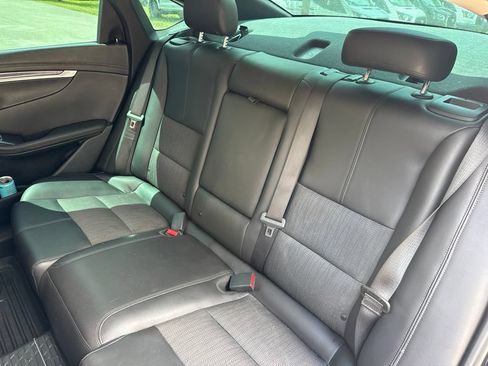 Used 2017 Chevrolet Impala LT FWD image 11