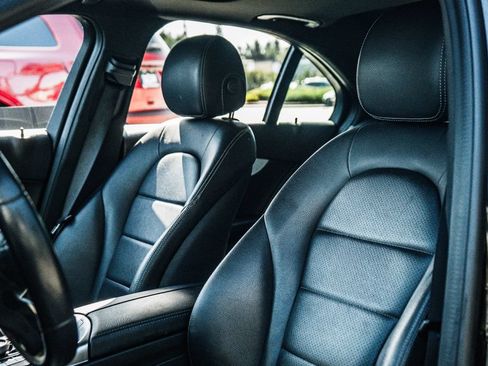 Used 2020 Mercedes-Benz C 300 4MATIC Sedan image 23