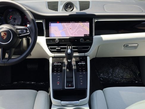 Certified 2026 Porsche Macan S AWD/4WD image 20