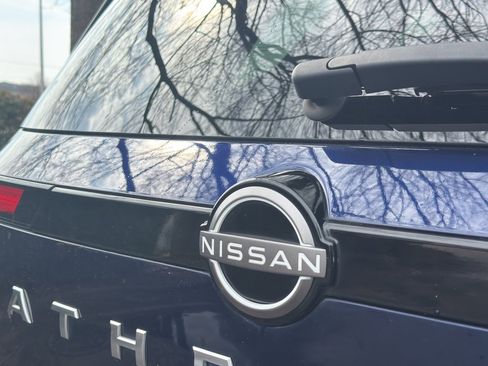 Certified 2022 Nissan Pathfinder SV w/ SV Premium Package image 13