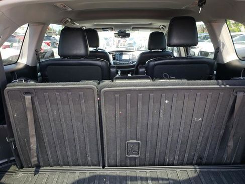 Used 2017 Toyota Highlander XLE AWD/4WD image 9