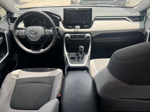 Used 2021 Toyota RAV4 XLE w/ Convenience Package FWD image 13