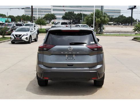 Used 2025 Nissan Rogue SV FWD image 5