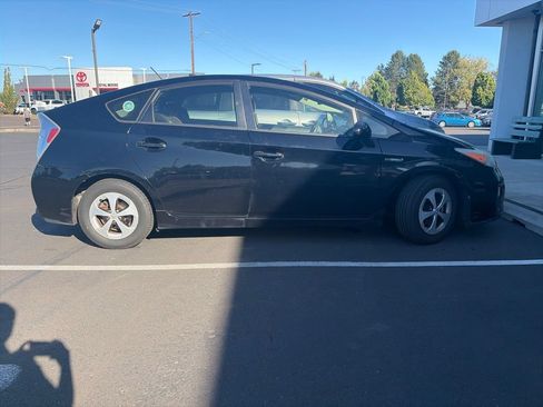 Used 2013 Toyota Prius Three w/ Protection Pkg FWD image 7