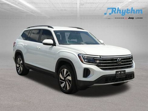 Used 2024 Volkswagen Atlas SE AWD/4WD image 1