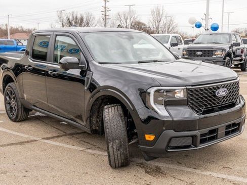 New 2026 Ford Maverick Lariat w/ Black Appearance Package image 39