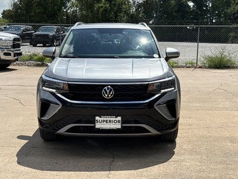 Used 2022 Volkswagen Taos SE FWD image 14