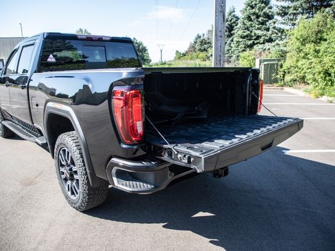 Used 2021 GMC Sierra 3500 AT4 w/ AT4 Premium Plus Package AWD/4WD image 9