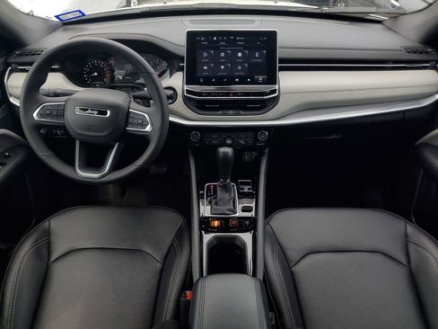 Used 2025 Jeep Compass Limited image 13