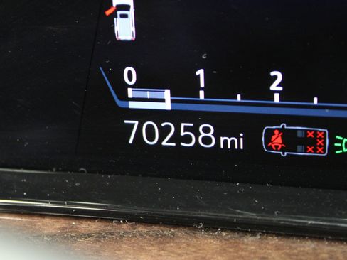 Used 2023 Cadillac Escalade ESV Sport Platinum w/ LPO, ONYX Package image 61