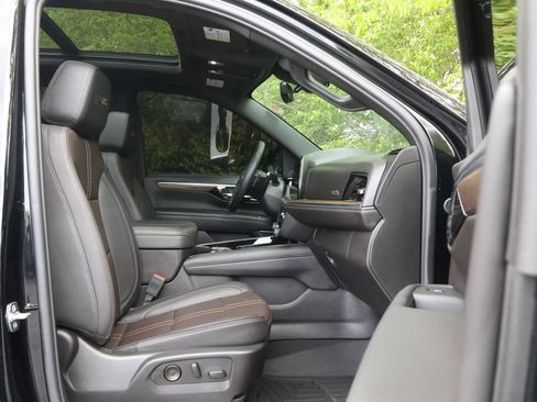 Used 2025 Chevrolet Tahoe High Country w/ Sun And Tow Package AWD/4WD image 44
