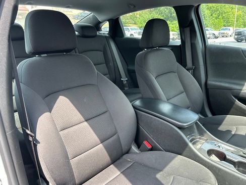 Used 2023 Chevrolet Malibu LS FWD image 30