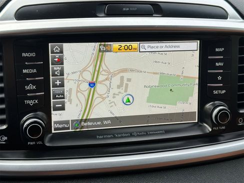 Used 2019 Kia Sorento SX image 18