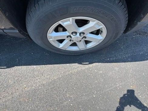 Used 2016 GMC Acadia SLE FWD image 6