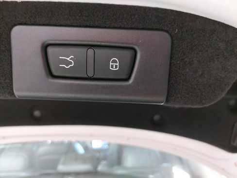 Used 2023 Maserati Ghibli Modena RWD image 15